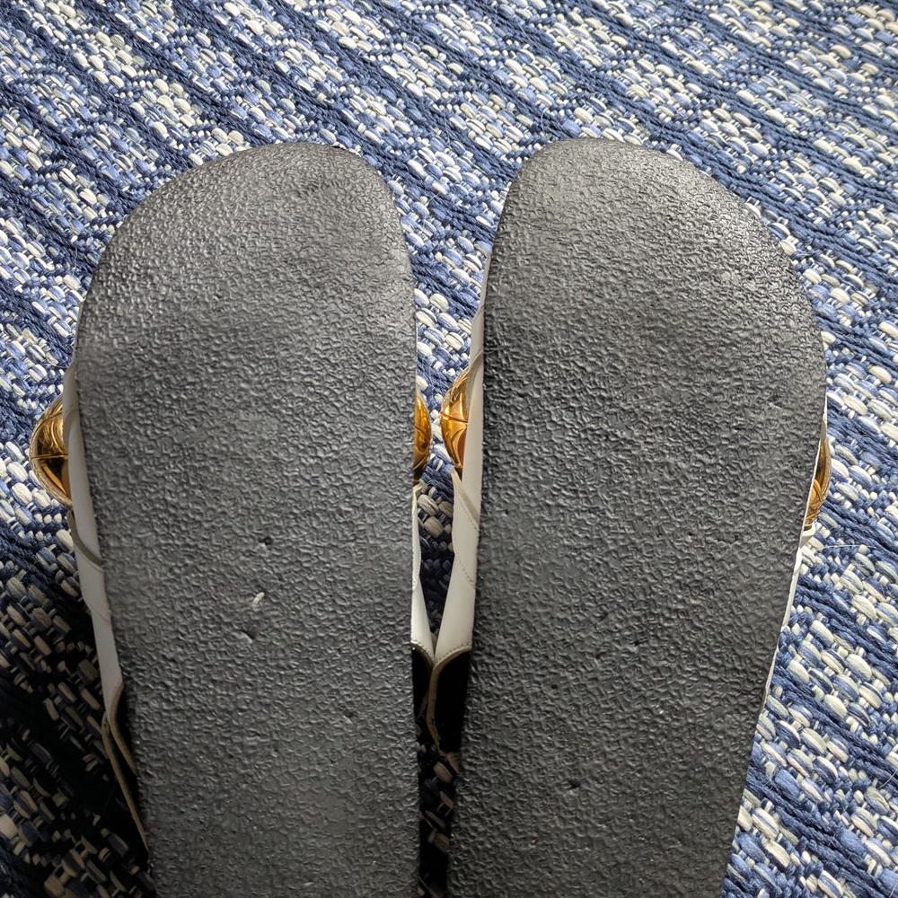JW ANDERSON White and Gold Chain Leather Sandals - Picture 13 of 14